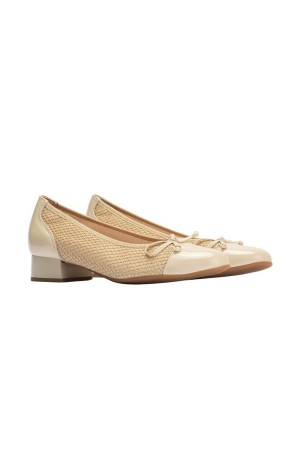 Zapato salon mujer Pitillos charol crema 10453