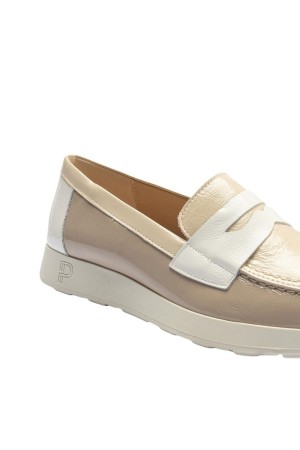 Mocasines Mujer Pitillos charol piedra 10420