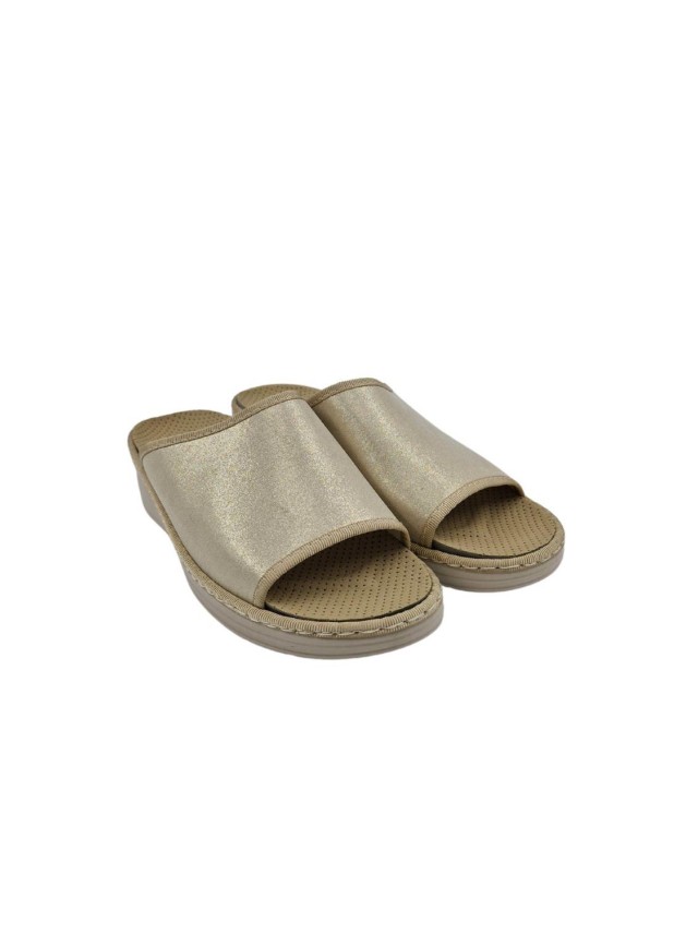 zapatillas con cuña pinturines beige...