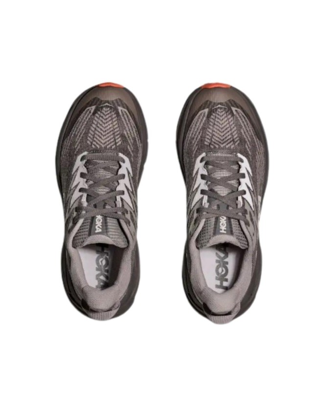deportivos running hoka challenger 8...